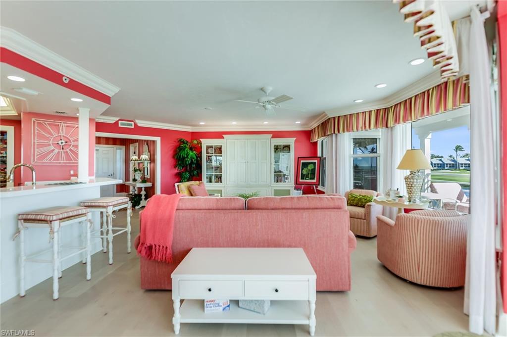 LAND'S END - Residential