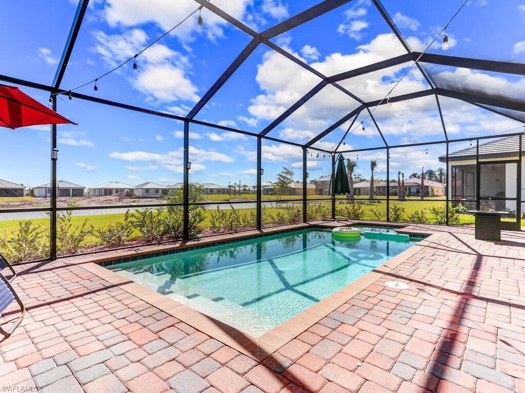 HAMPTON LAKES - Residential