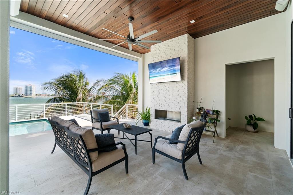 LAGUNA SHORES - Residential