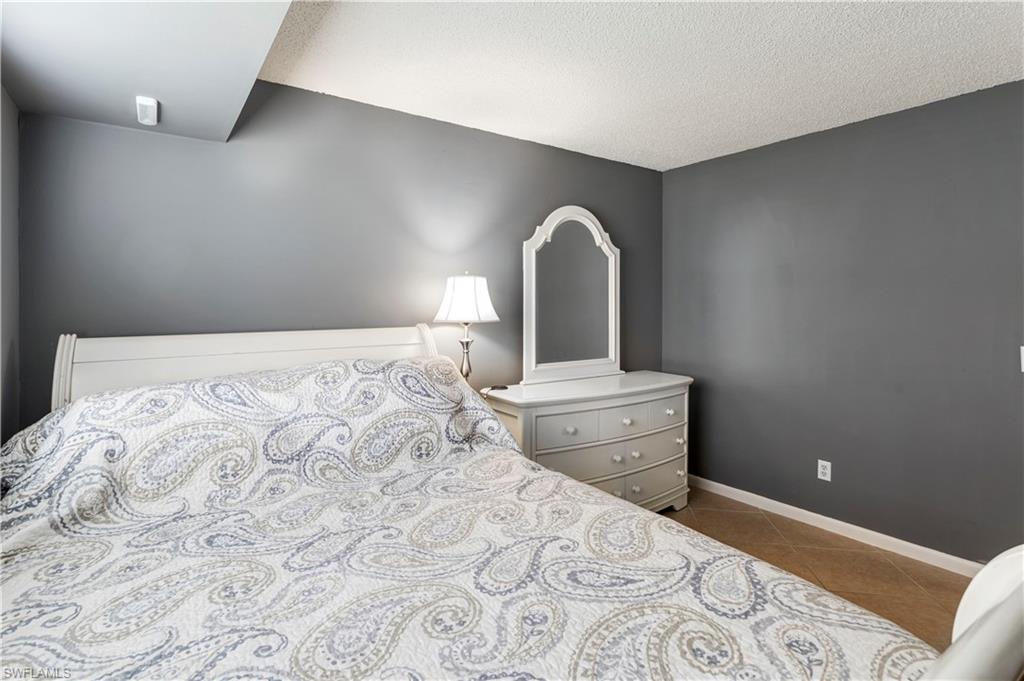 SAN CARLOS PARK - Residential