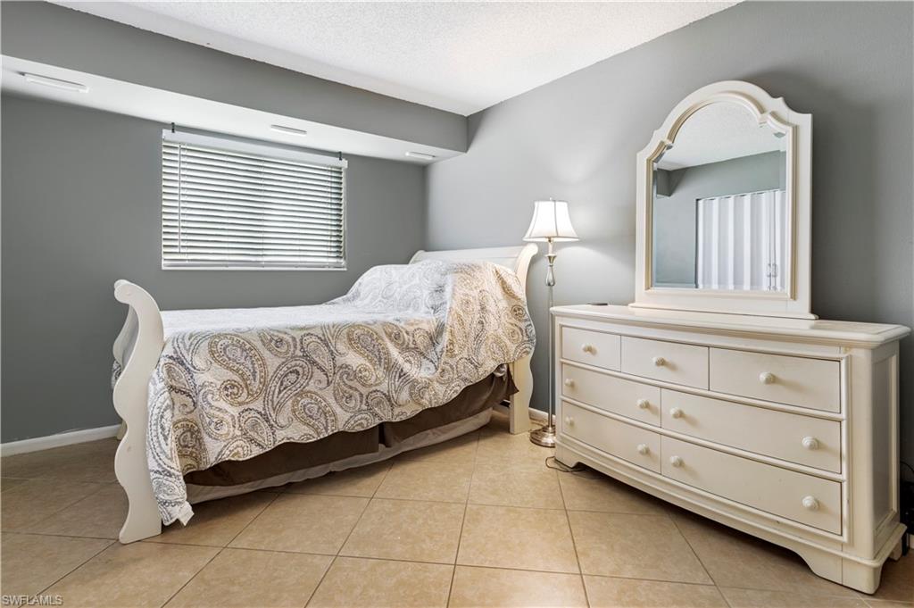 SAN CARLOS PARK - Residential
