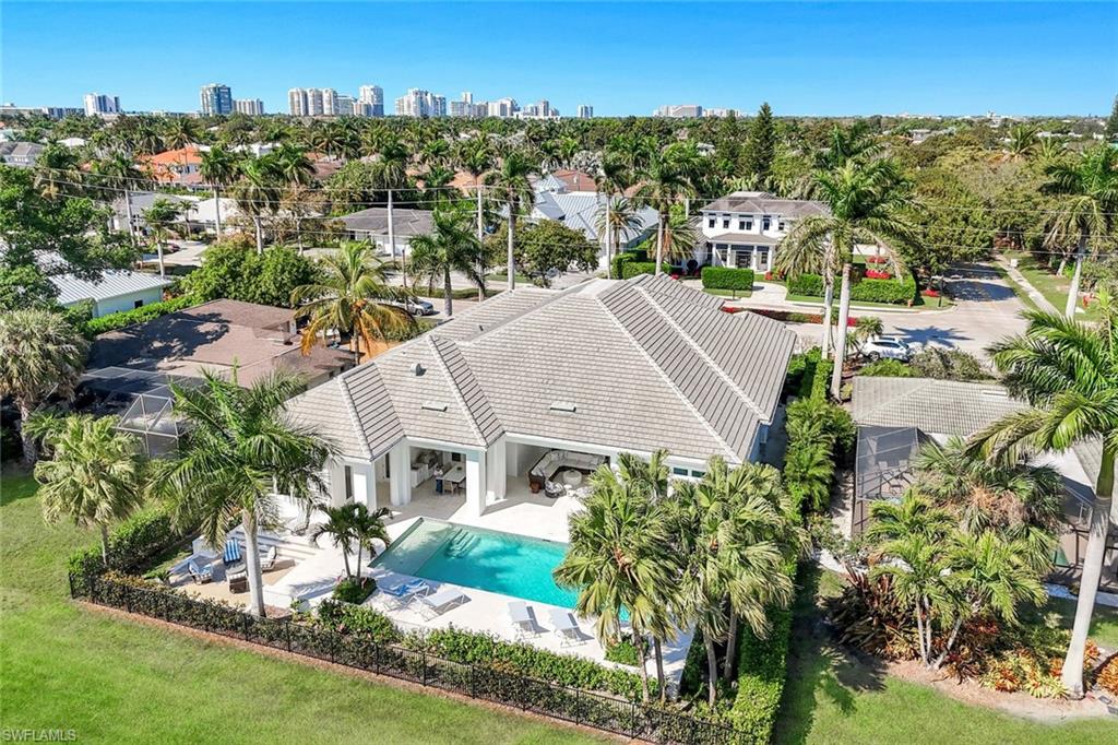 MOORINGS - Residential