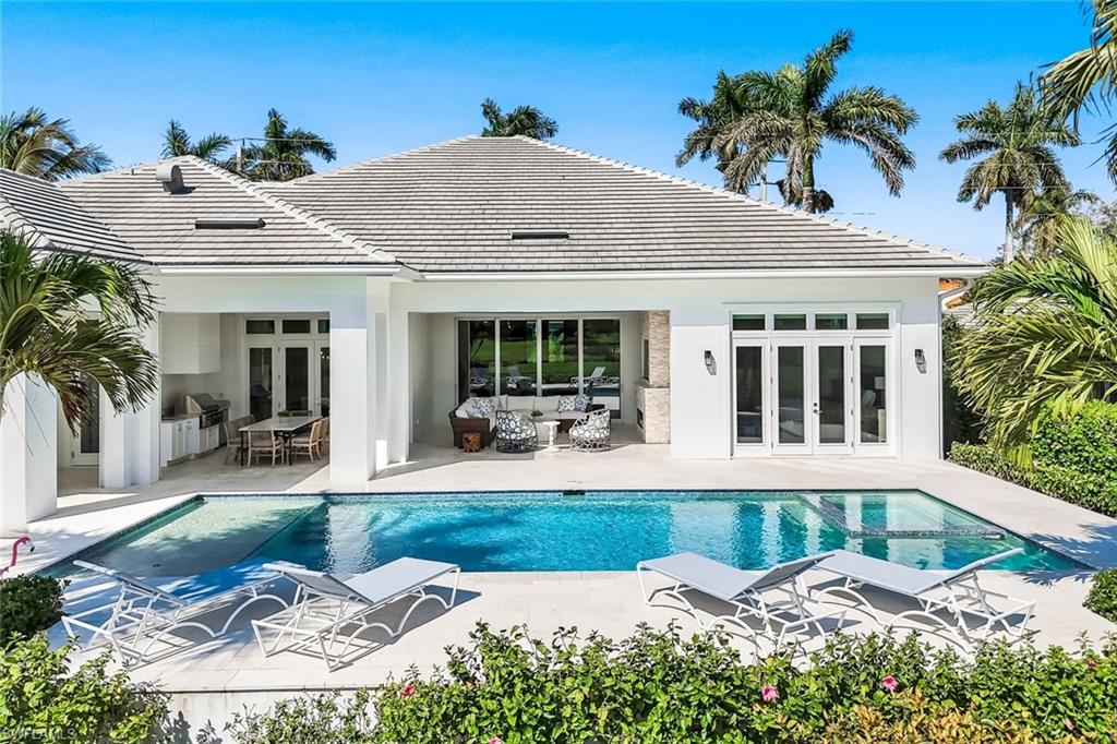 MOORINGS - Residential