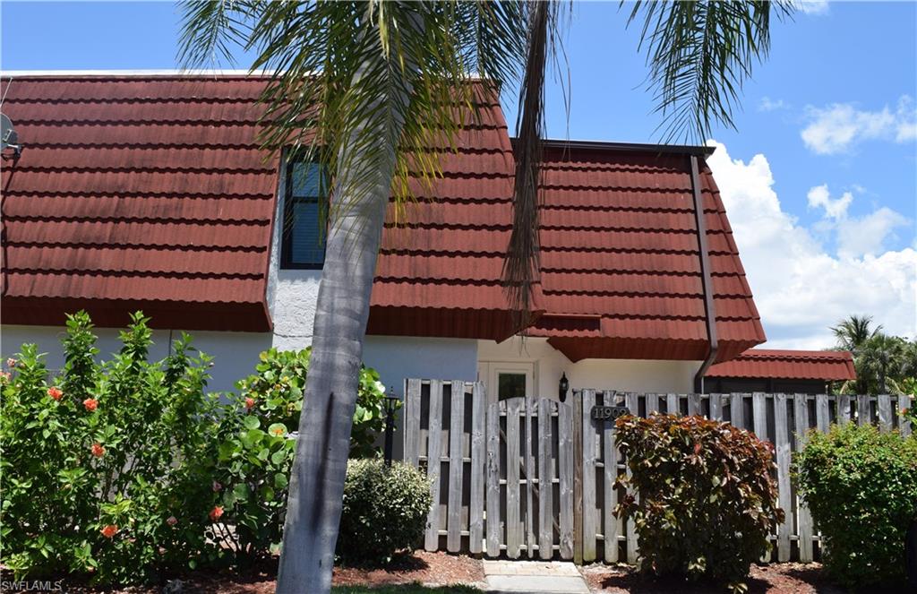 Beautifully remodeled townhouse in the boating community of Peppertree Pointe. This remodeled 3 bed/2 1/2 bath townhome offers SO MUCH!  Downstairs features a SPACIOUS living room, 1/2 bath & laundry area, remodeled kitchen, stainless appliances, newer cabinetry, new fridge, and it OPENS UP to the OVERSIZED family room. AND the sliders open to your ENCLOSED tiled Florida room!  Wood laminate flooring and tile on both floors. NO carpet except for the new carpeted staircase! Plenty of room to ENTERTAIN!  Upstairs are the 3 bedrooms, with the remodeled Master Bath. New paint, flooring, A/c 2008, impact windows and doors 2010, new roof 2017.  Community has SO much to offer: tennis court, pool, lakes with walkway paths for strolling, private marina, boat storage, boat slips, boat ramp - all with direct access to the River & Gulf of Mexico!! Be sure to walk out onto the pier to watch the sunsets! The low HOA fees include; water/sewer, flood insurance, ext maintenance,& professional mgmt & pets are welcome! Beaches of Sanibel & Fort Myers just minutes away, as well as restaurants, entertainment, & shopping! River has quick and easy access to the Gulf of Mexico! DONT MISS THIS ONE!