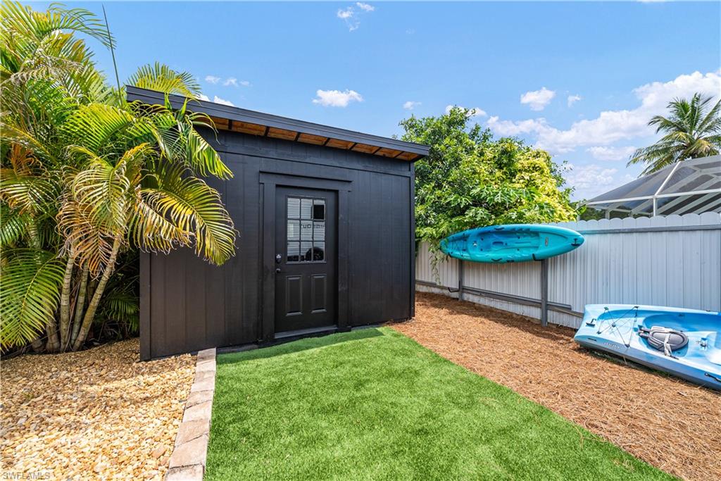 GOLDEN GATE CITY - Residential
