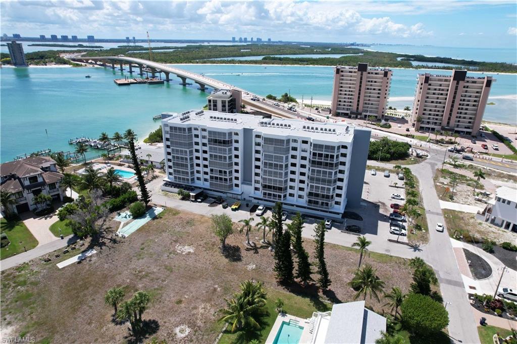 MARINA TOWERS & YACHT CLUB - Residential