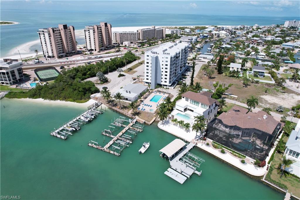 MARINA TOWERS & YACHT CLUB - Residential