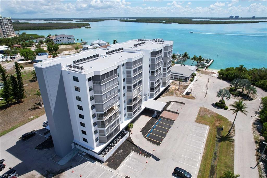 MARINA TOWERS & YACHT CLUB - Residential