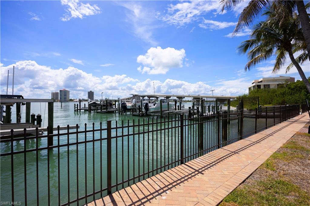 MARINA TOWERS & YACHT CLUB - Residential