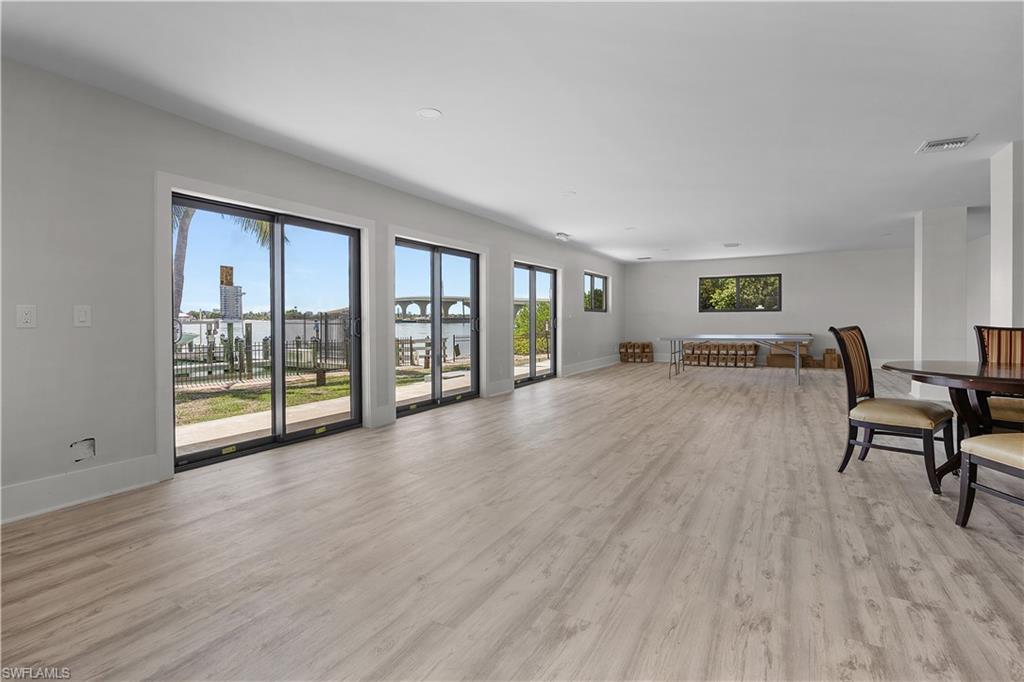 MARINA TOWERS & YACHT CLUB - Residential