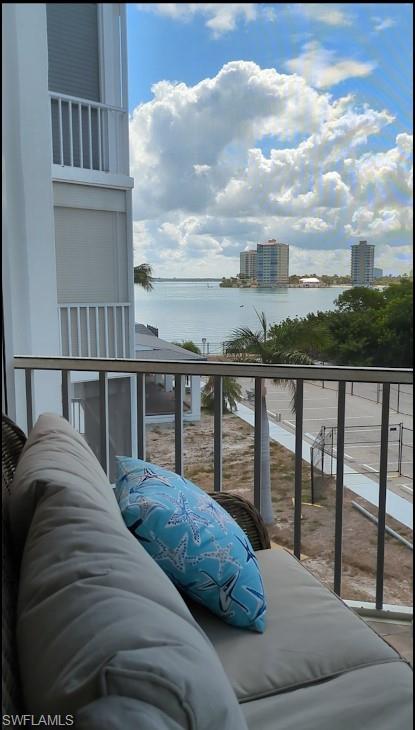 MARINA TOWERS & YACHT CLUB - Residential