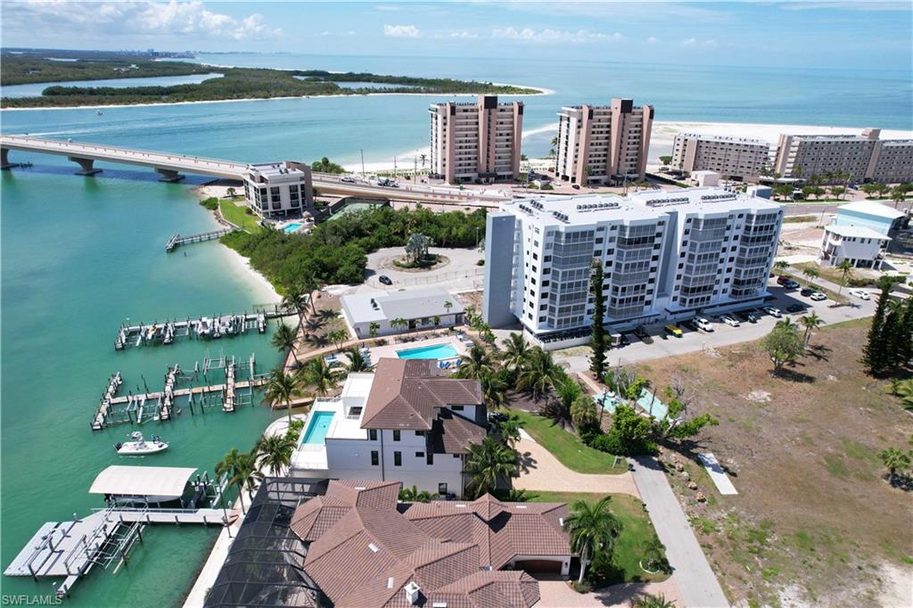 MARINA TOWERS & YACHT CLUB - Residential