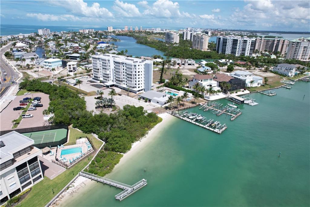 MARINA TOWERS & YACHT CLUB - Residential