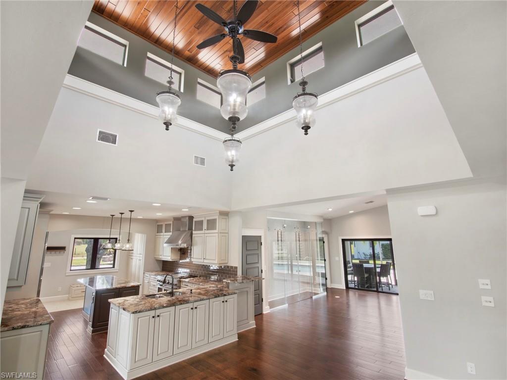 COLONIAL FARMS - Residential