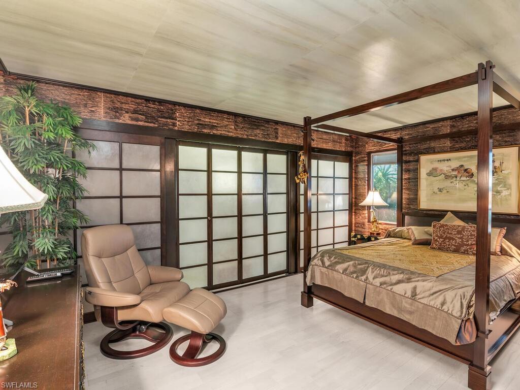 MARCO BEACH - Residential