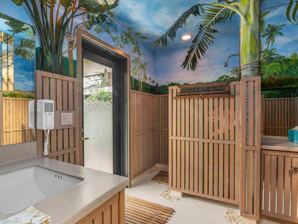 MARCO BEACH - Residential