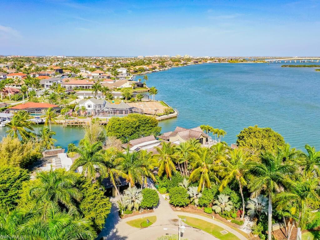 MARCO BEACH - Residential
