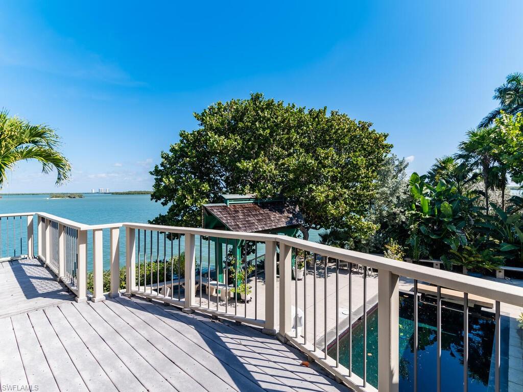 MARCO BEACH - Residential