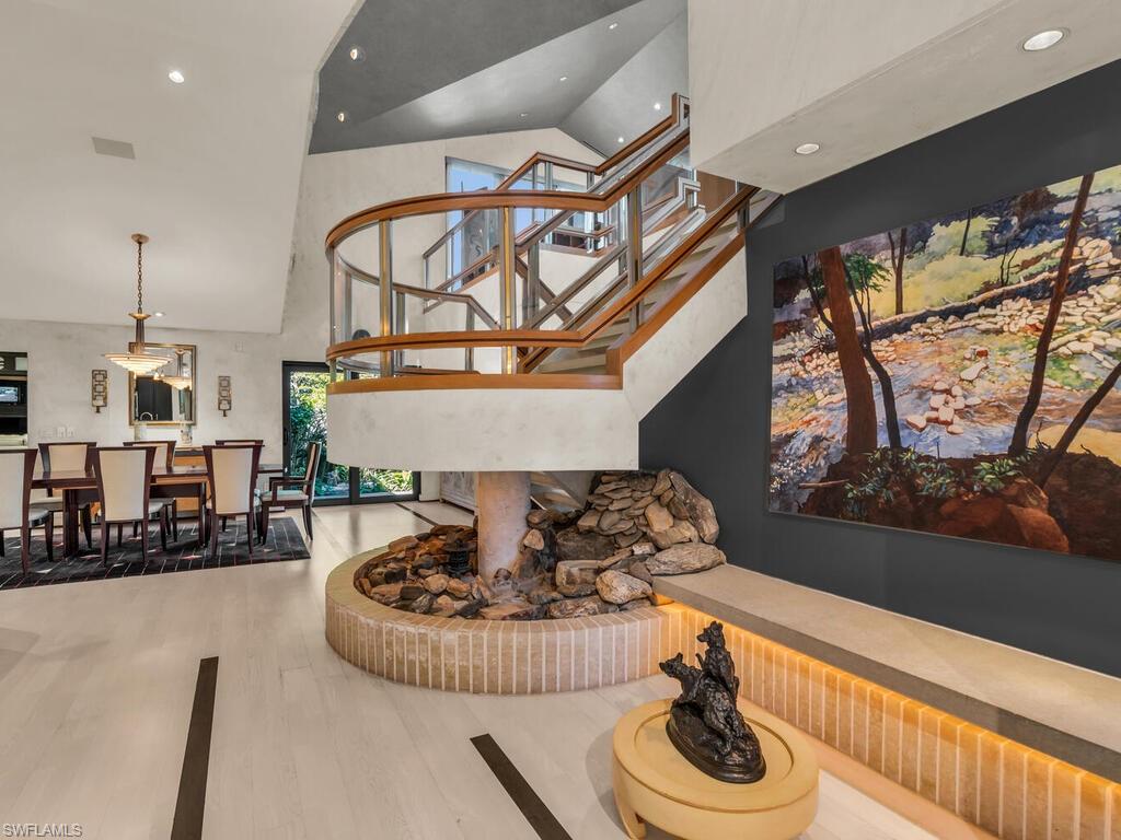 MARCO BEACH - Residential