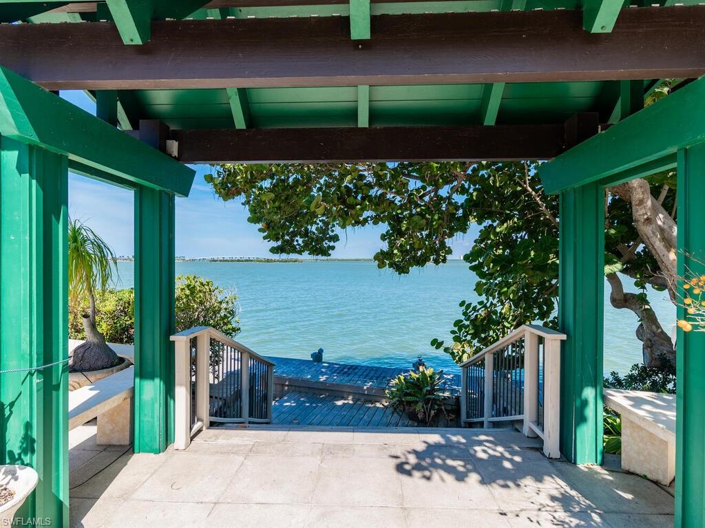 MARCO BEACH - Residential