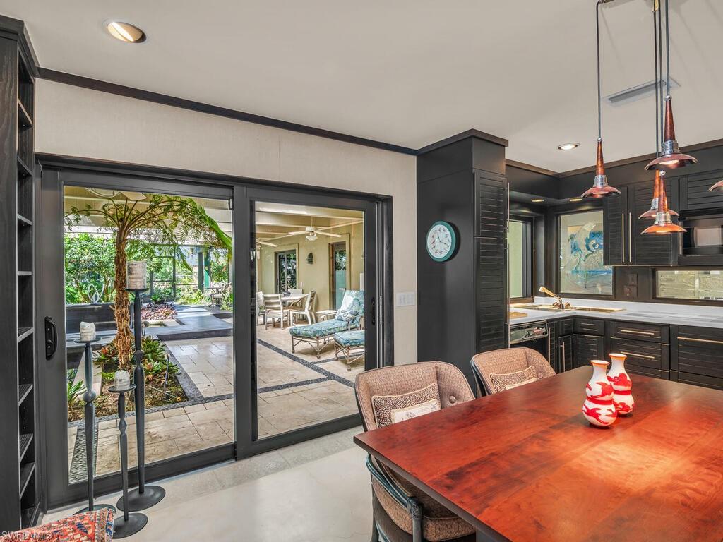 MARCO BEACH - Residential