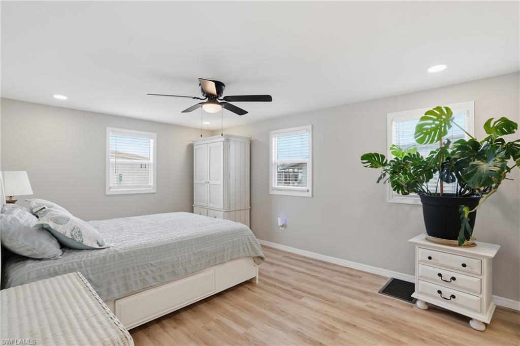 THUNDERBIRD MOBILE HOMES - Residential
