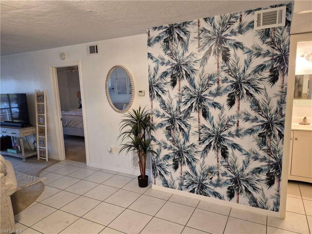 KIMBERLY BAY CONDO - Residential