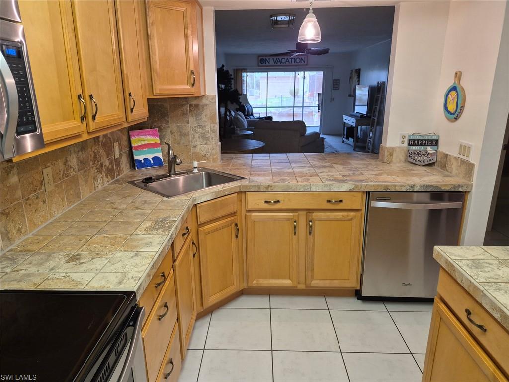 KIMBERLY BAY CONDO - Residential