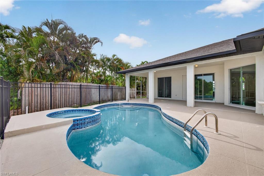 SAN CARLOS PARK - Residential