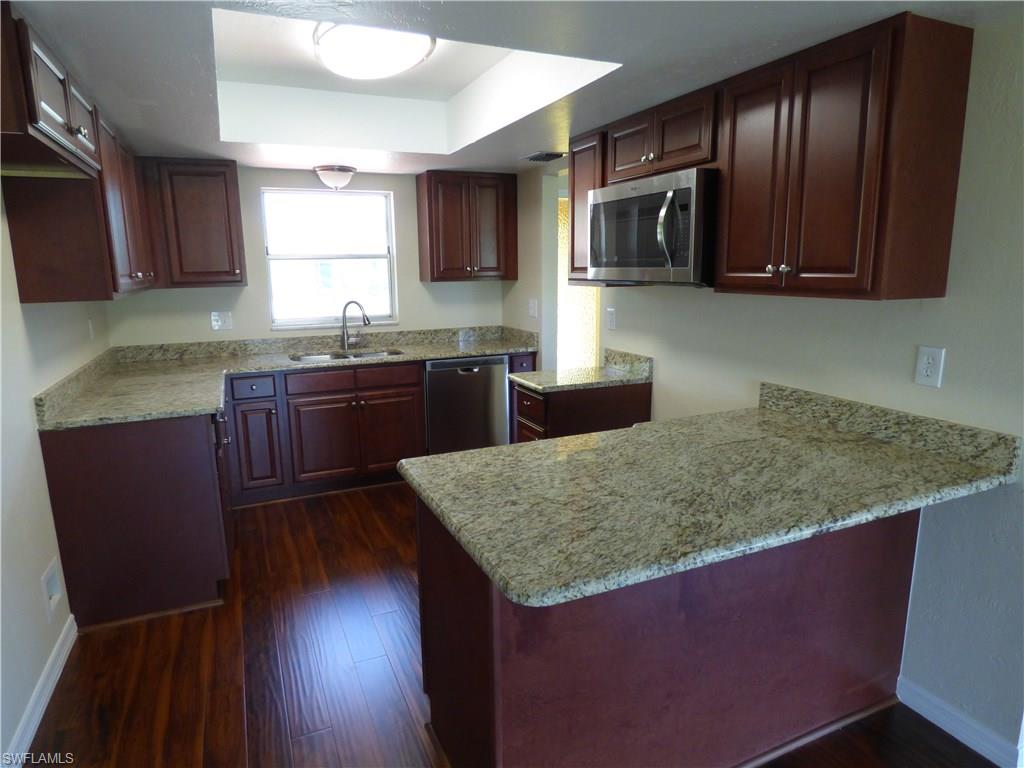 COUNTRY CLUB ESTATES - Residential