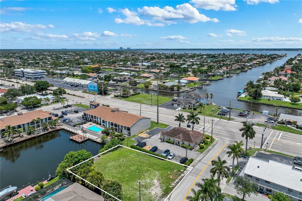 CAPE CORAL - Land