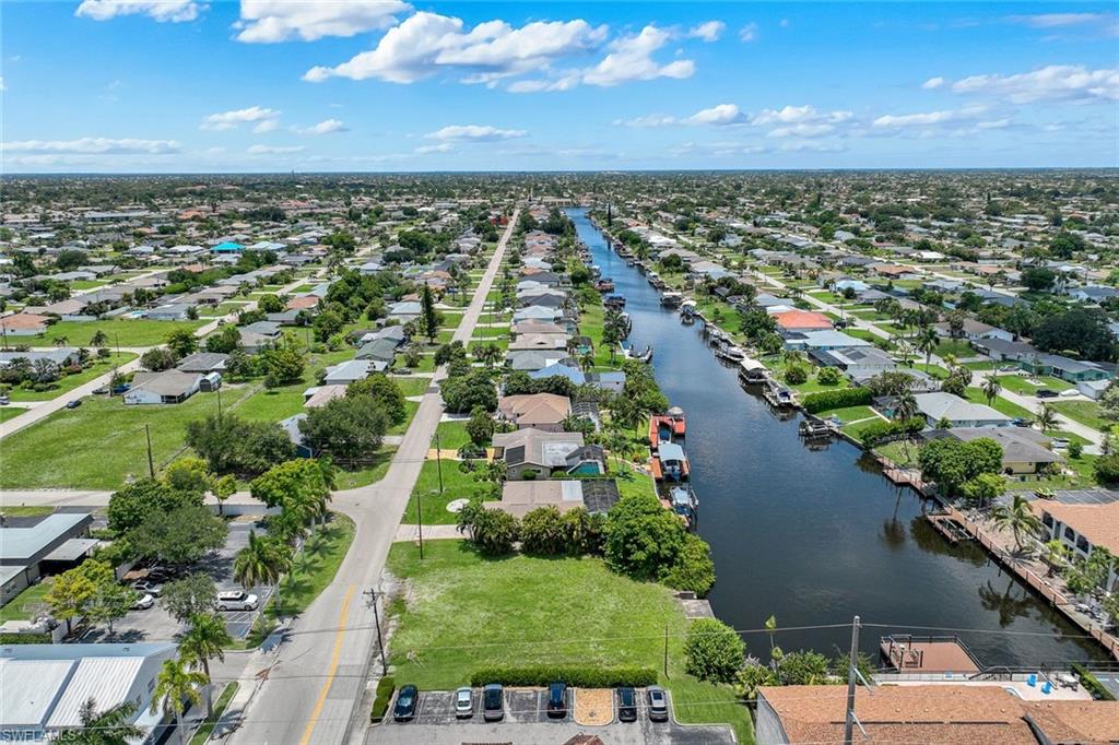 CAPE CORAL - Land