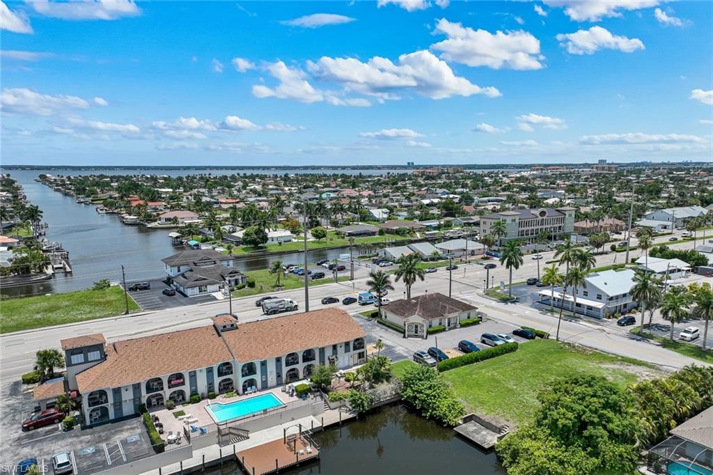 CAPE CORAL - Land