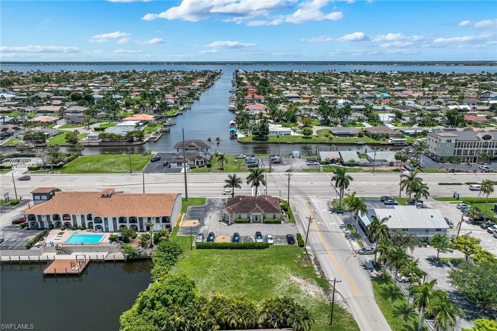 CAPE CORAL - Land