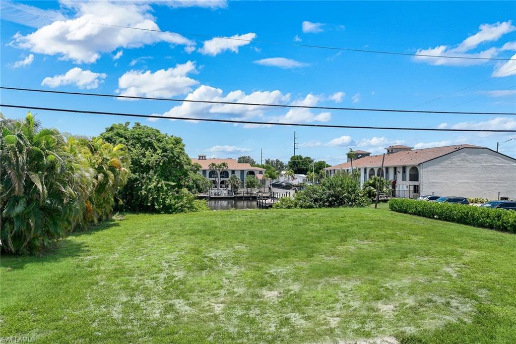 CAPE CORAL - Land