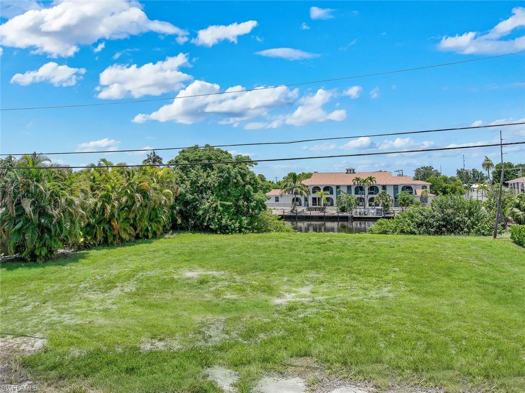 CAPE CORAL - Land