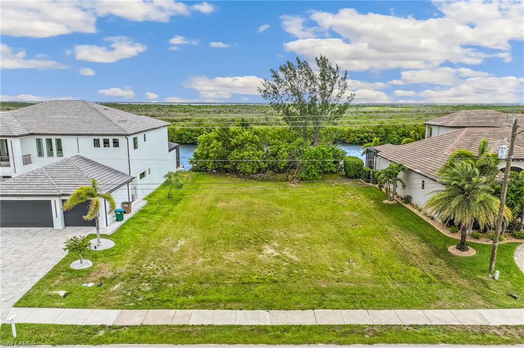 CAPE CORAL - Land