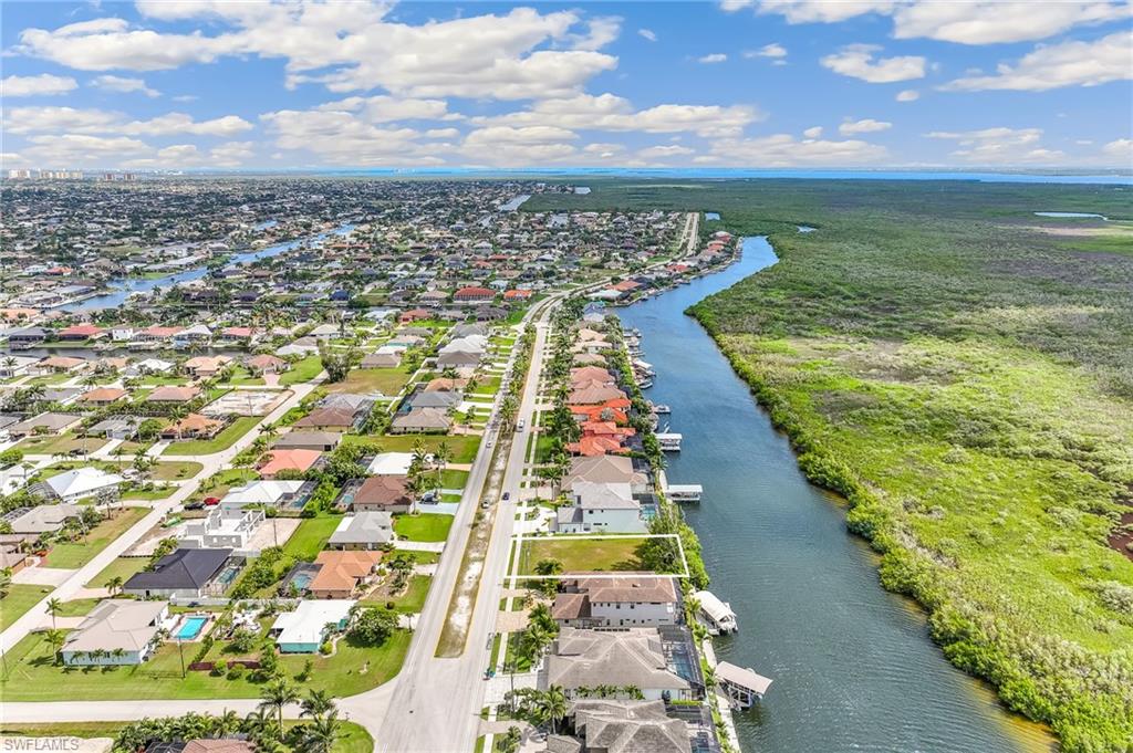 CAPE CORAL - Land