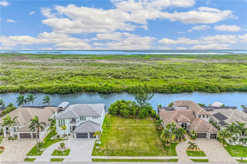 CAPE CORAL - Land