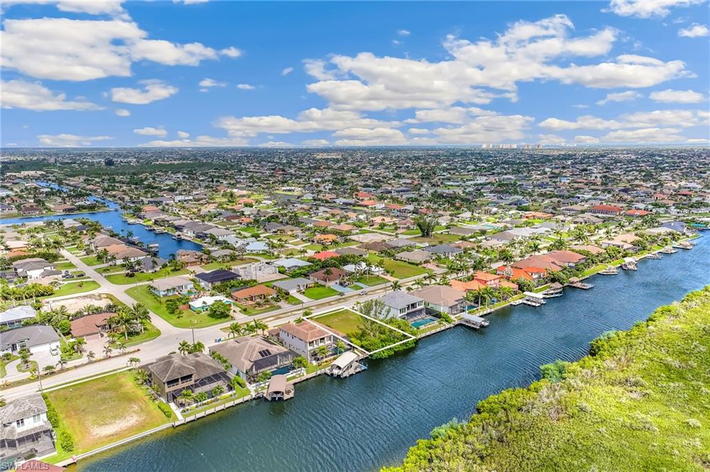CAPE CORAL - Land