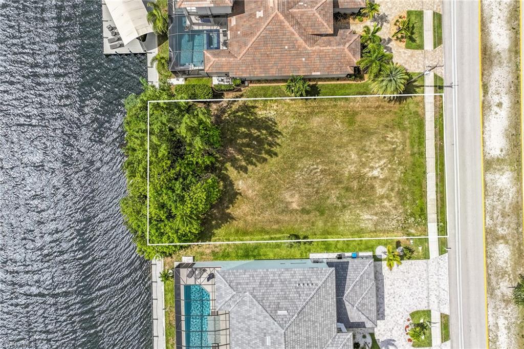 CAPE CORAL - Land