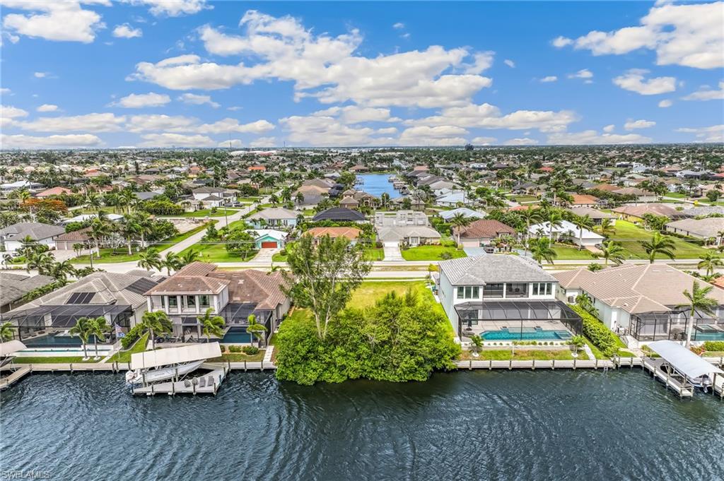 CAPE CORAL - Land