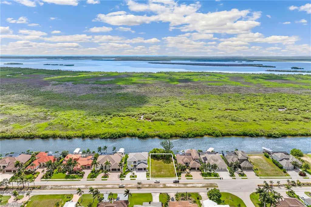 CAPE CORAL - Land
