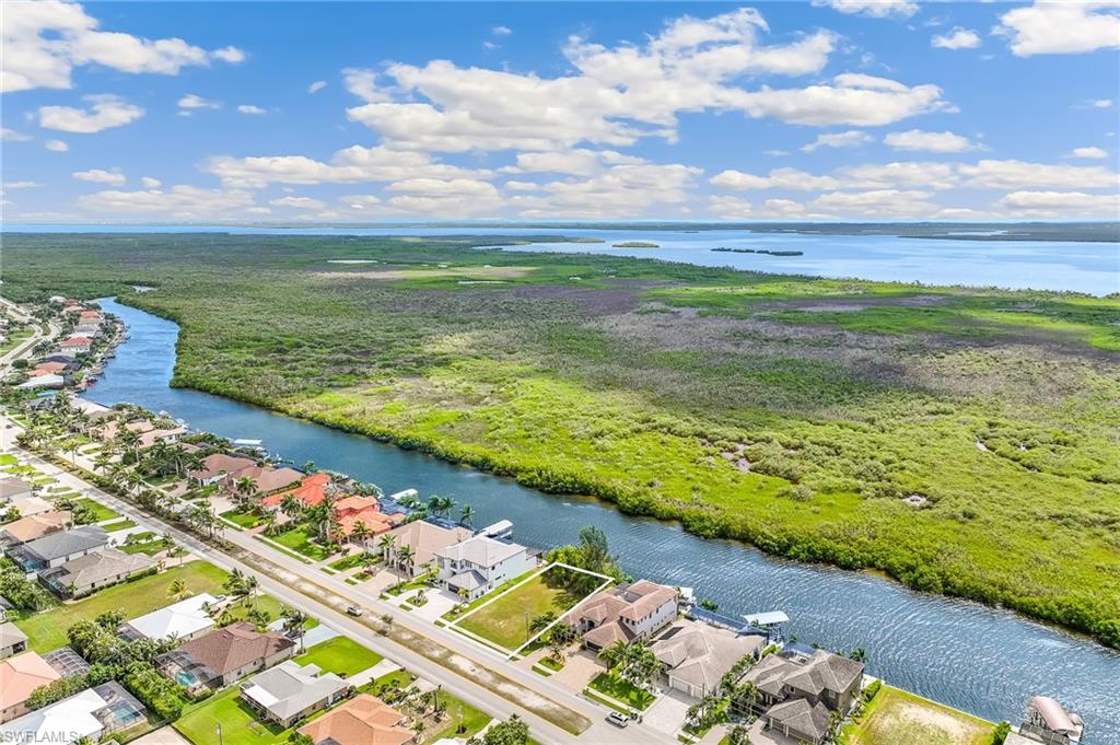 CAPE CORAL - Land