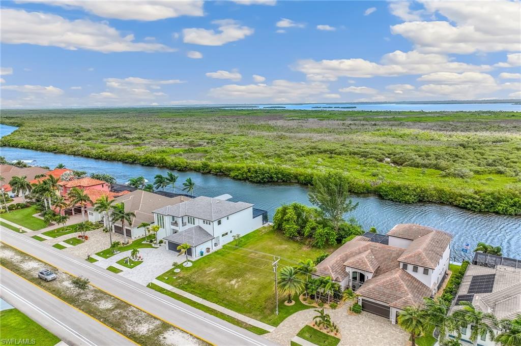 CAPE CORAL - Land