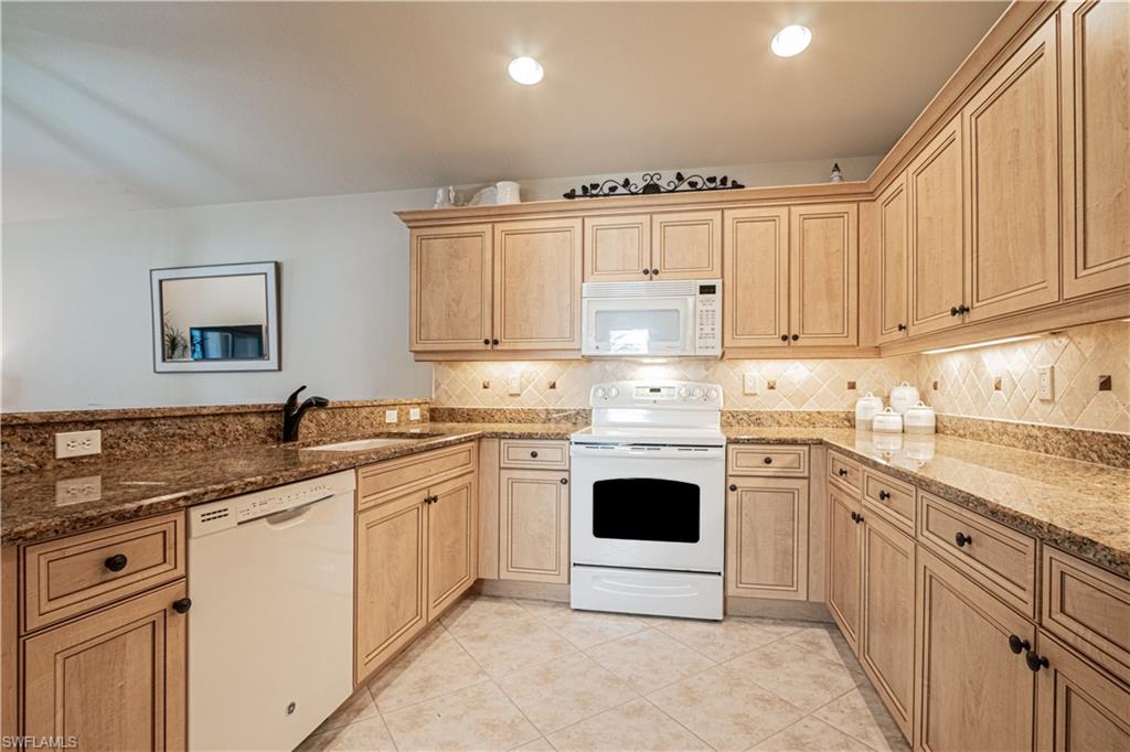 BOTANICA LAKES - Residential
