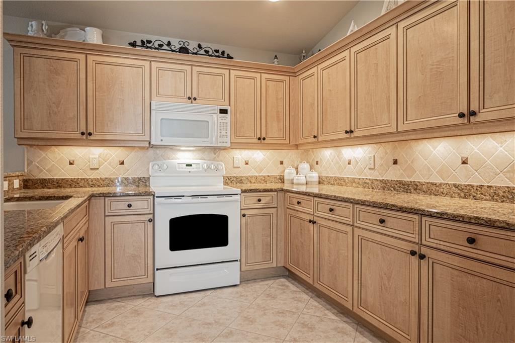 BOTANICA LAKES - Residential