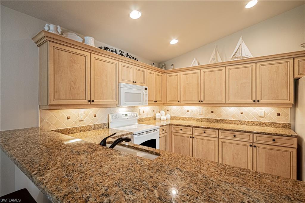 BOTANICA LAKES - Residential