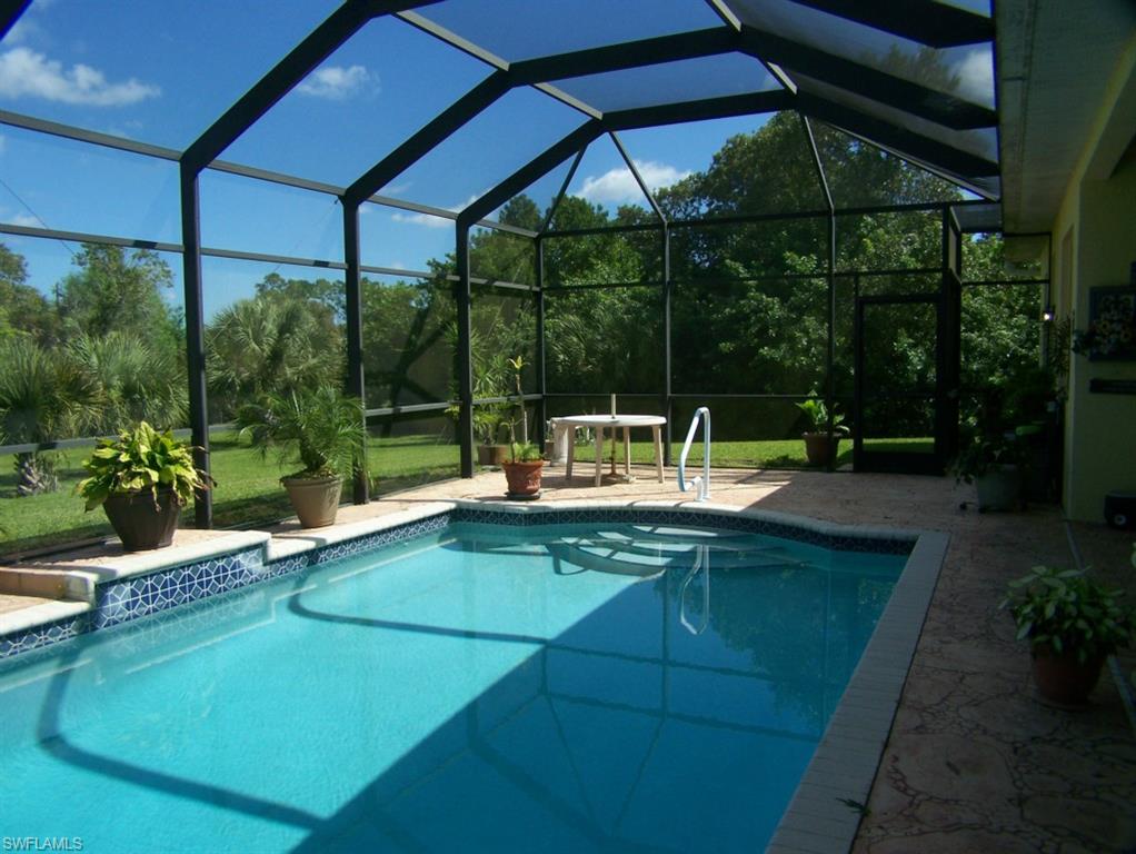 TWIN LAKE ESTATES - Residential