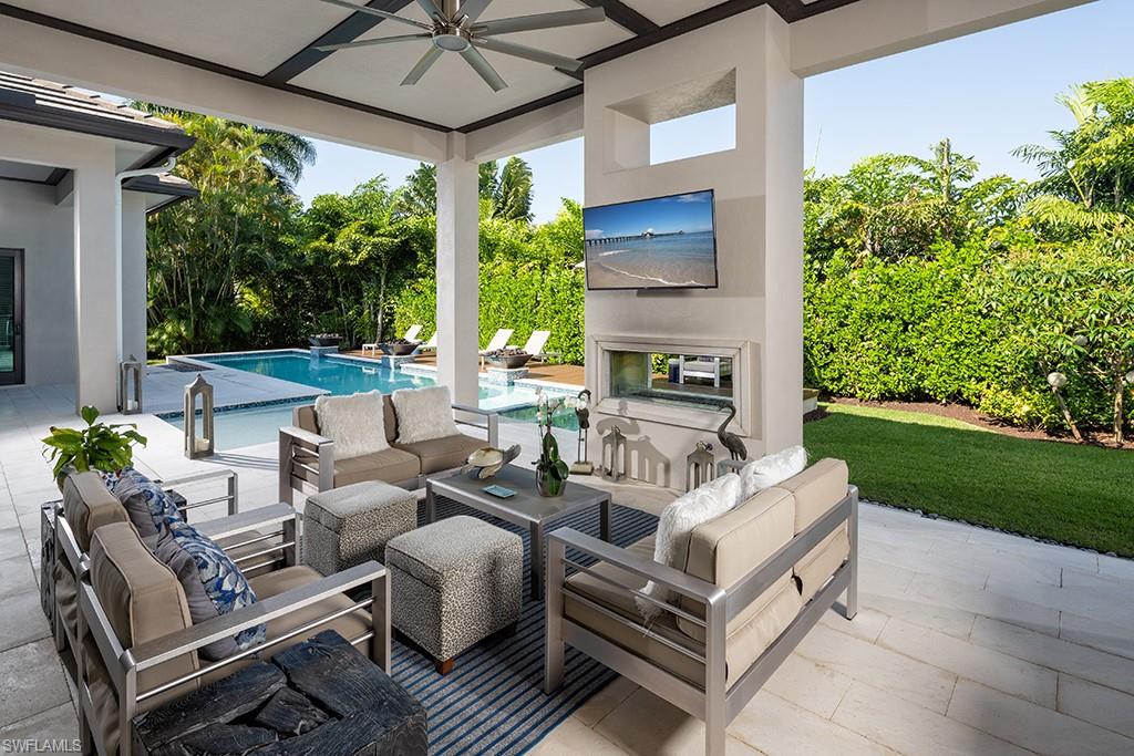 MOORINGS - Residential